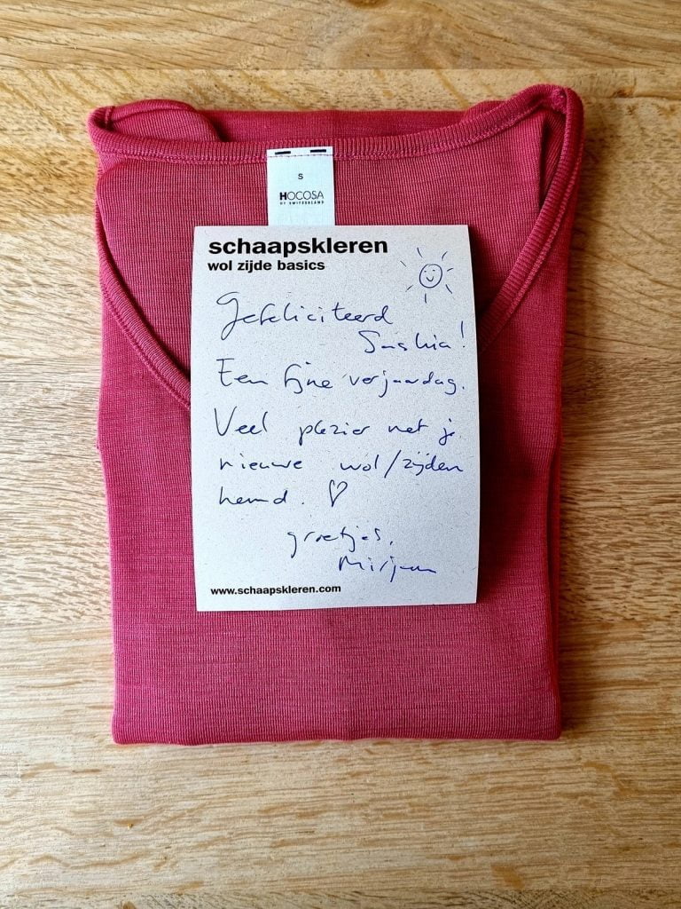 Roze wol-zijden basics koop ik met mijn Sustainable Fashion Gift Card.